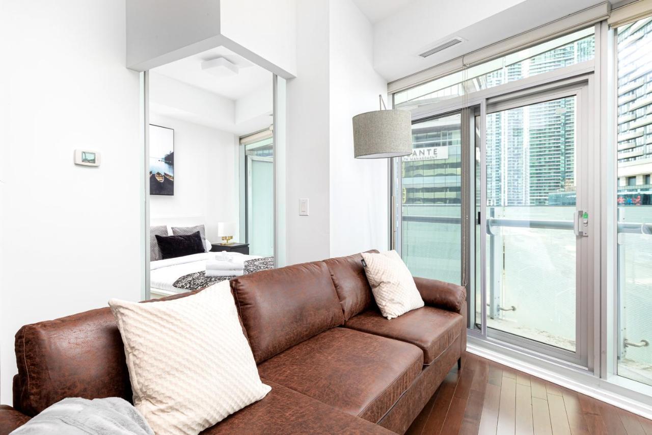 Downtown Toronto Condo Near Cn Tower, Mtcc, Rogers Center , Union Station Zewnętrze zdjęcie